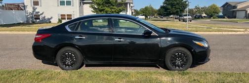 Black 2018 Nissan Altima 2.5 S