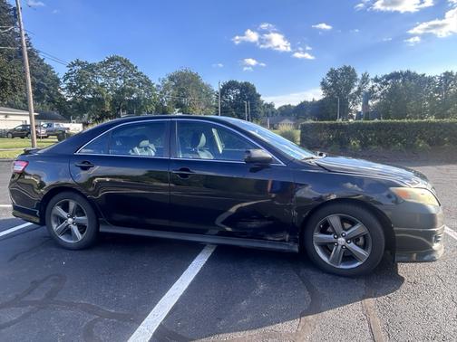 Black 2010 Toyota Camry SE