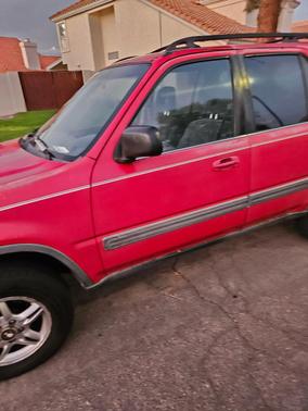 Red 2000 Honda CR-V EX
