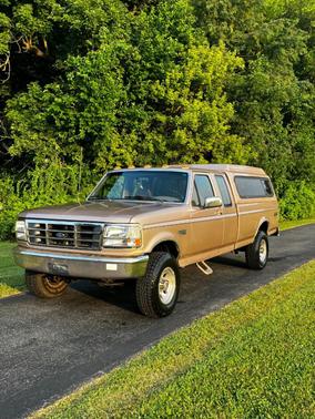 Gold 1996 Ford F-250 XL SuperCab H/D