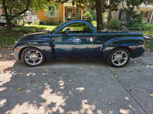 Blue 2005 Chevrolet SSR Base