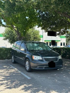 2011 Chrysler Town & Country Limited