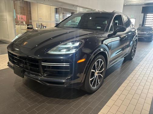 Blue 2019 Porsche Cayenne Cayenne Turbo