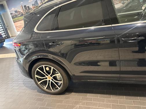 Blue 2019 Porsche Cayenne Cayenne Turbo