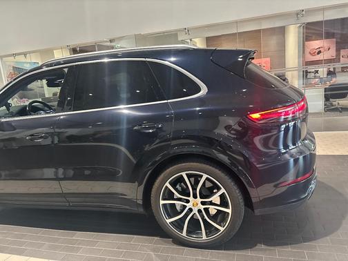 Blue 2019 Porsche Cayenne Cayenne Turbo