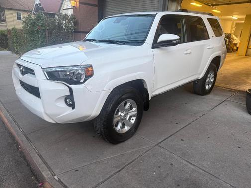 White 2024 Toyota 4Runner SR5 Premium