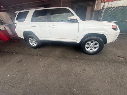 White 2024 Toyota 4Runner SR5 Premium