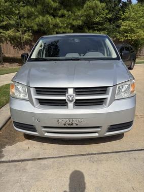 Silver 2010 Dodge Grand Caravan SE