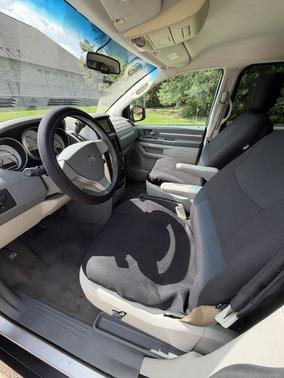 Silver 2010 Dodge Grand Caravan SE