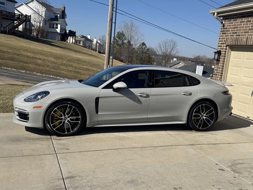 Beige 2023 Porsche Panamera Panamera Turbo S Executive