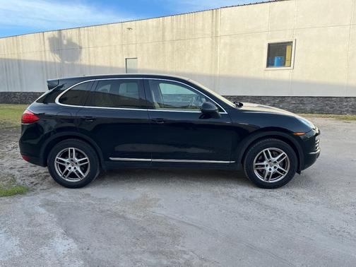 2011 Porsche Cayenne Cayenne