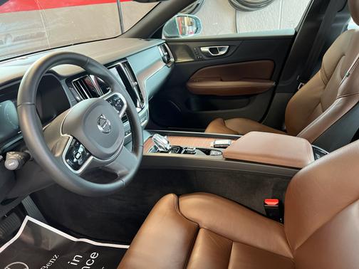 Blue 2022 Volvo S60 B5 Inscription