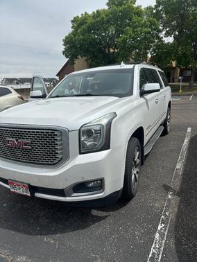White 2016 GMC Yukon XL Denali