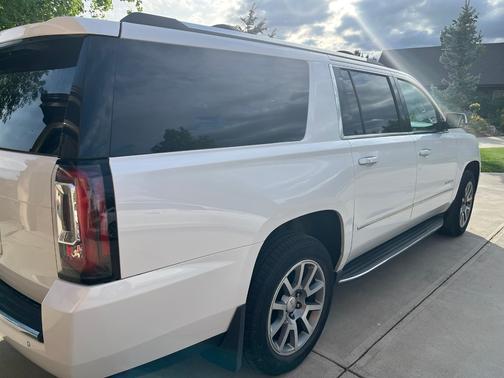 White 2016 GMC Yukon XL Denali