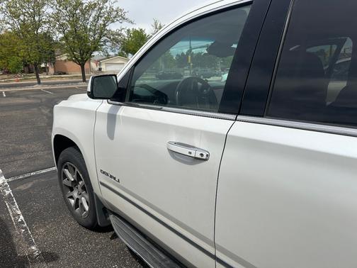 White 2016 GMC Yukon XL Denali