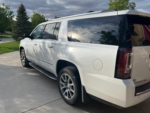 White 2016 GMC Yukon XL Denali