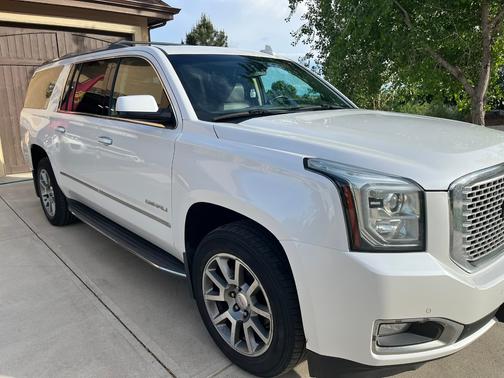 White 2016 GMC Yukon XL Denali