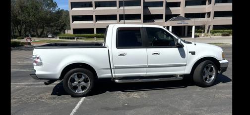 White 2003 Ford F-150 XLT SuperCrew
