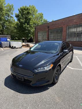 Black 2013 Ford Fusion SE