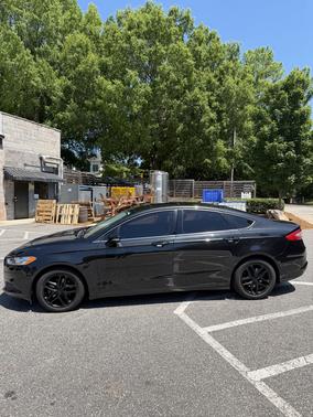 Black 2013 Ford Fusion SE