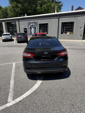 Black 2013 Ford Fusion SE