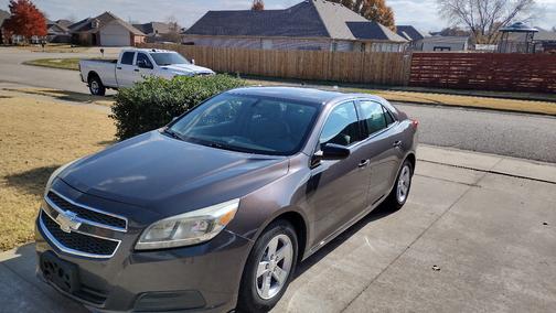 Gray 2013 Chevrolet Malibu 1LS