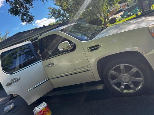 White 2008 Cadillac Escalade Base