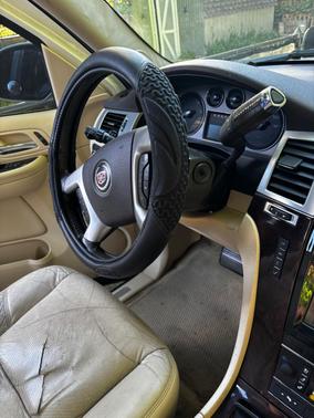 White 2008 Cadillac Escalade Base