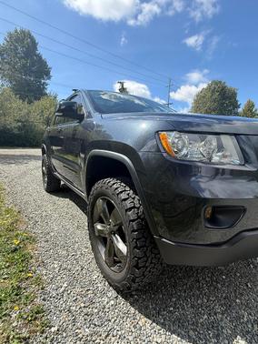 Gray 2013 Jeep Grand Cherokee Overland