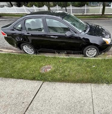 Black 2010 Ford Focus SE