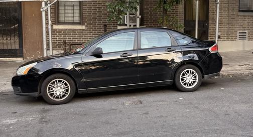 Black 2010 Ford Focus SE
