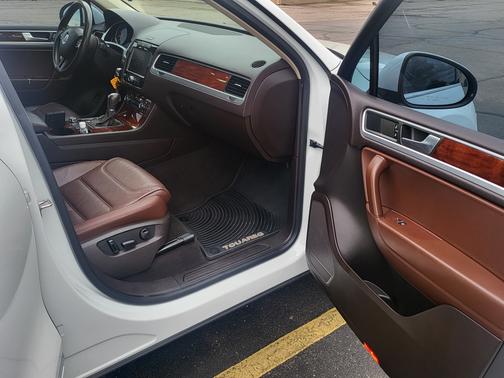2013 Volkswagen Touareg VR6 Lux
