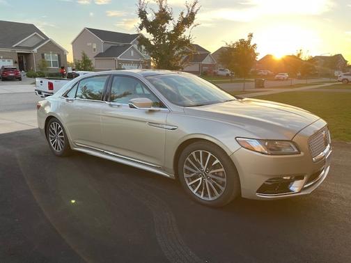 2017 Lincoln Continental Select