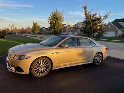 2017 Lincoln Continental Select