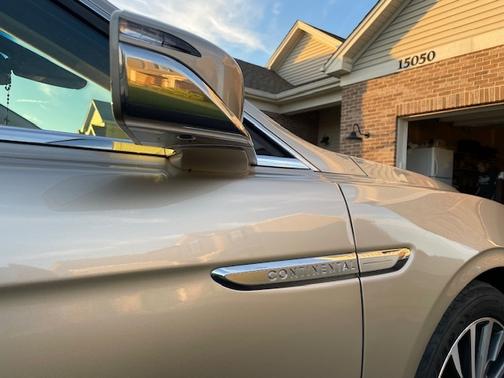 2017 Lincoln Continental Select