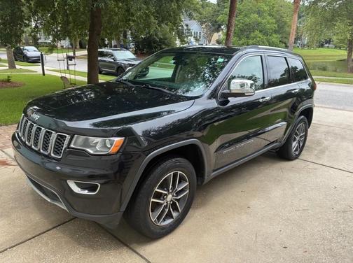 Black 2017 Jeep Grand Cherokee Limited
