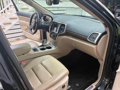 Black 2017 Jeep Grand Cherokee Limited