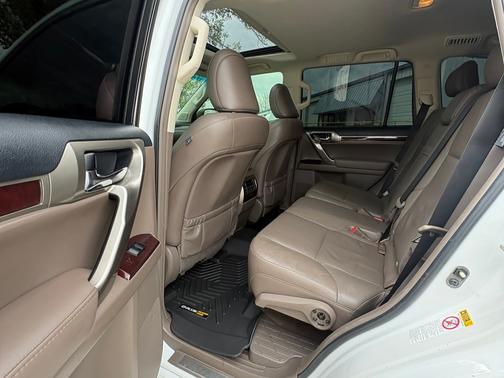 White 2015 Lexus GX 460 Base