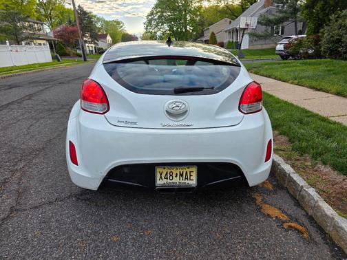 White 2013 Hyundai Veloster Base