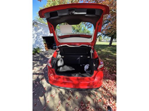 Red 2013 Ford Focus SE