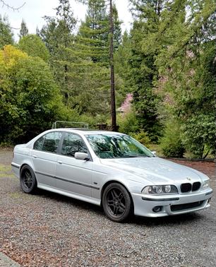Silver 1999 BMW 540 i