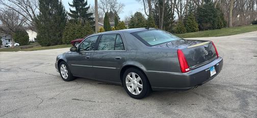 Gray 2008 Cadillac DTS Luxury II