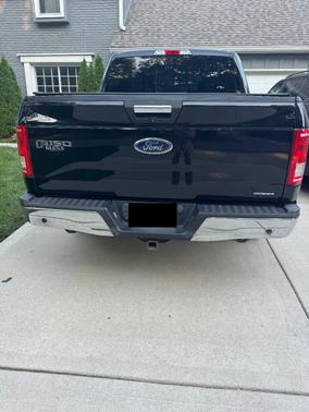 Black 2016 Ford F-150 XLT
