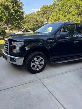 Black 2016 Ford F-150 XLT