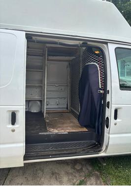 White 2007 Ford E350 Super Duty Base