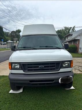 White 2007 Ford E350 Super Duty Base