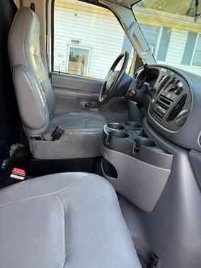 White 2007 Ford E350 Super Duty Base