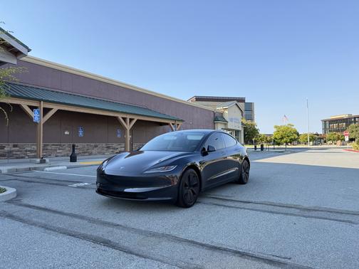 2024 Tesla Model 3 RWD