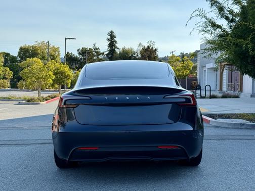 2024 Tesla Model 3 RWD