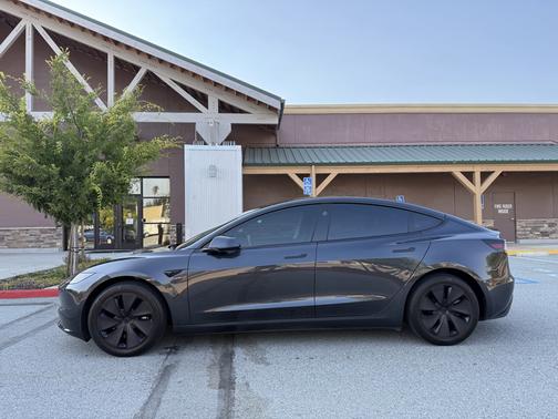 2024 Tesla Model 3 RWD
